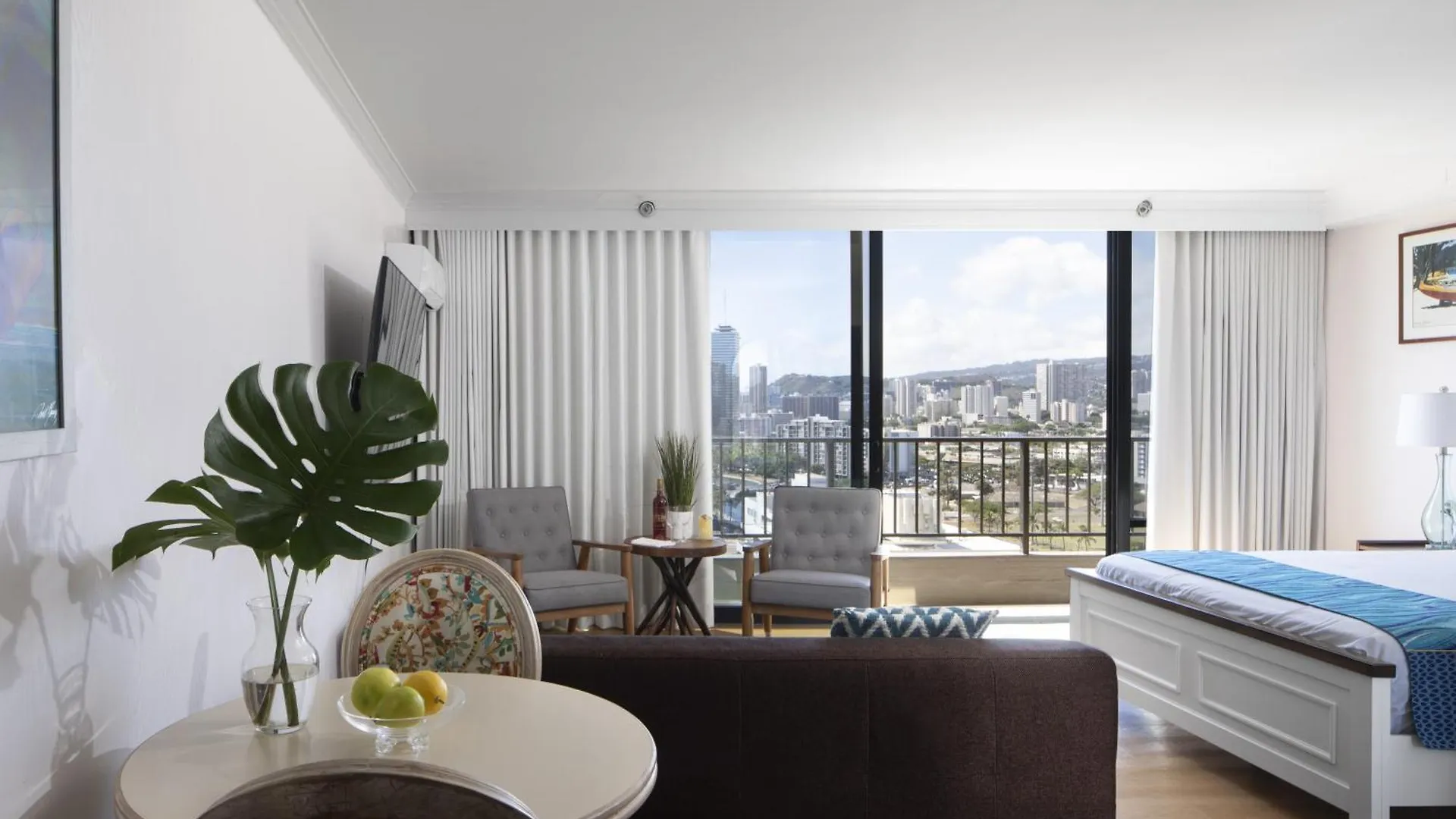 Refreshing Royal Garden Studio Condo Honolulu